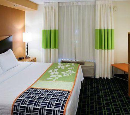 Fairfield Inn & Suites by Marriott Rogers