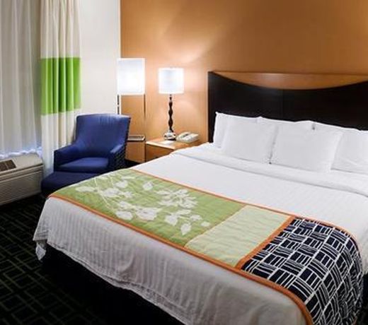 Fairfield Inn & Suites by Marriott Rogers