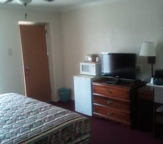 TRAVELERS INN VAN BUREN