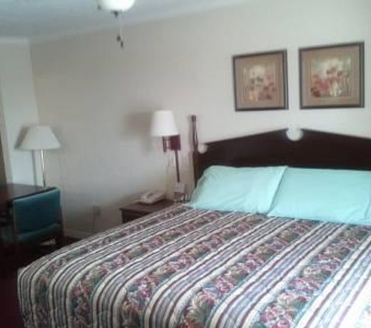TRAVELERS INN VAN BUREN
