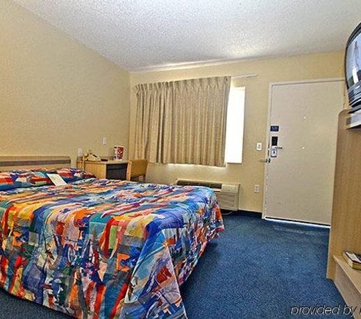 Motel 6-Bakersfield, CA - Convention Center