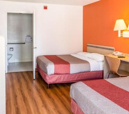 Motel 6-Bakersfield, CA - Convention Center