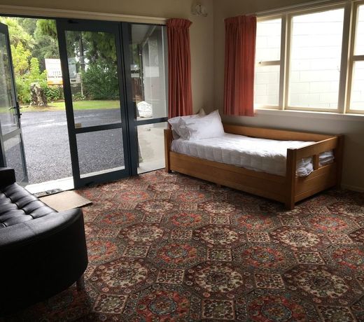 Fountain Court Motel