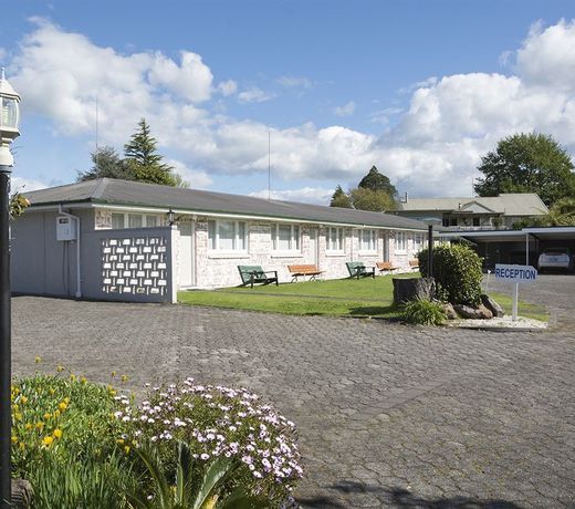 Garden Court Motel