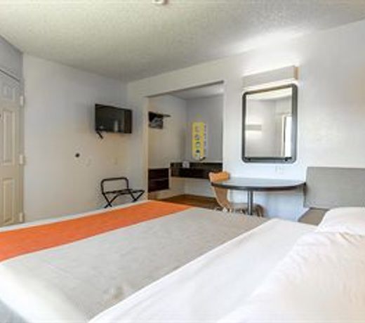Motel 6-Carlsbad, CA - Village