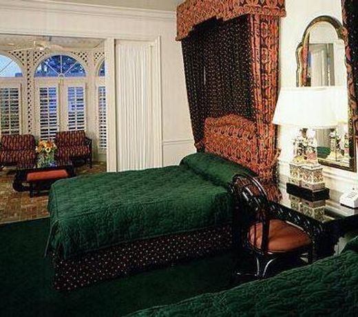 Pine Inn - Carmel