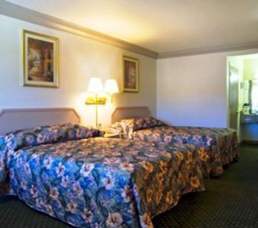 Cloverdale Wine Country Inn & Suites