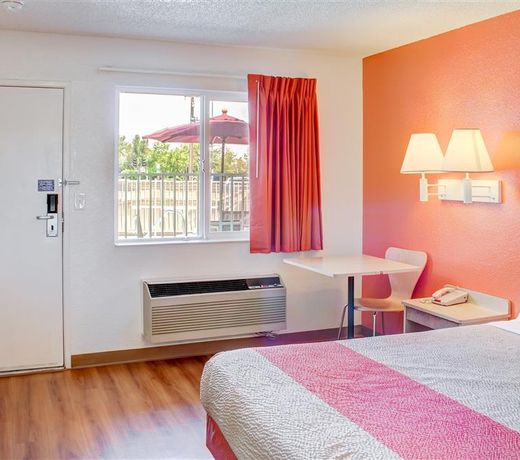 Motel 6-Lancaster, CA