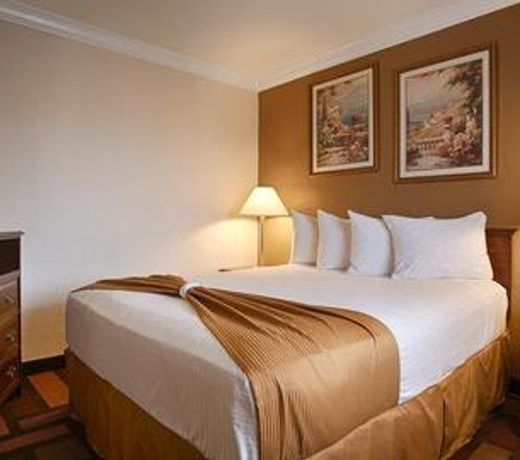 Days Inn & Suites by Wyndham Lodi