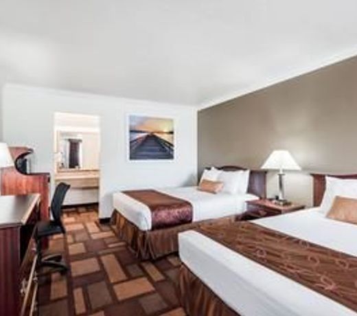 Days Inn & Suites by Wyndham Lodi