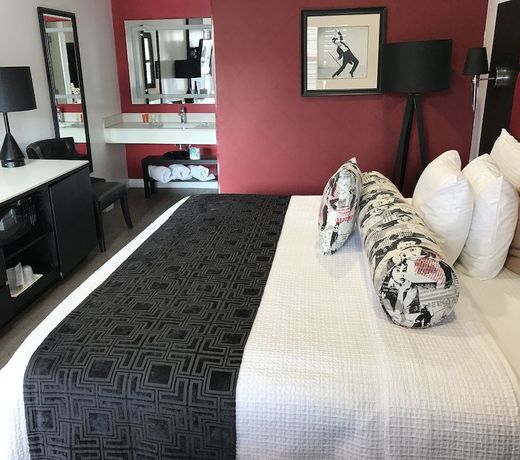 Legend Hotel Hollywood