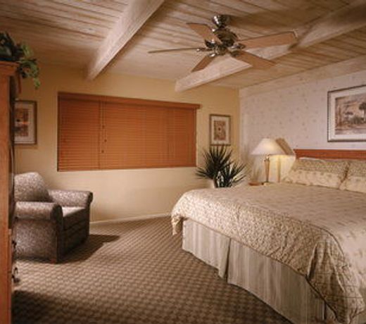 Desert Isle Resort, a VRI resort