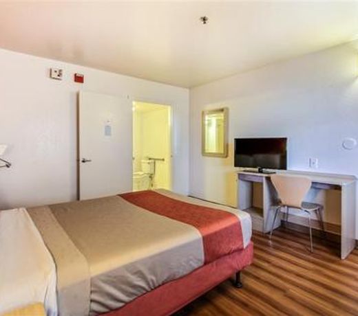 Motel 6-Salinas, CA - North Monterey Area