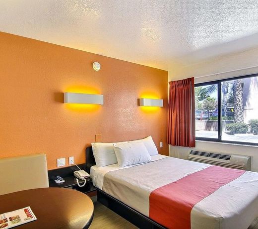 Motel 6-Santa Barbara, CA - State Street