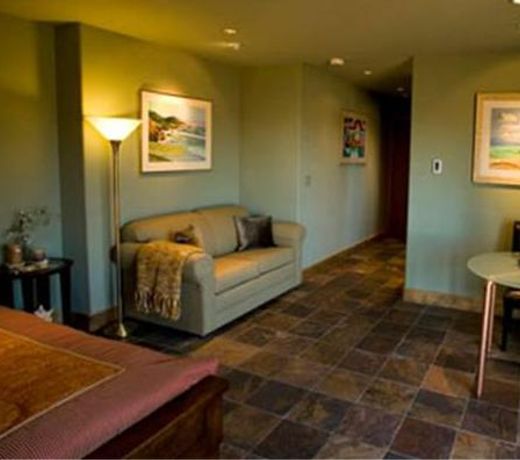 Pearlessence Vineyard Inn