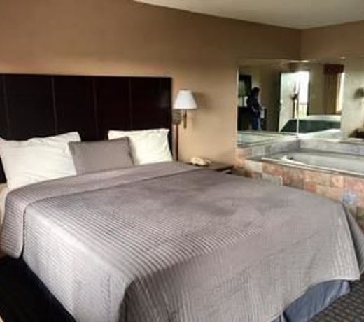 Del Amo Inn