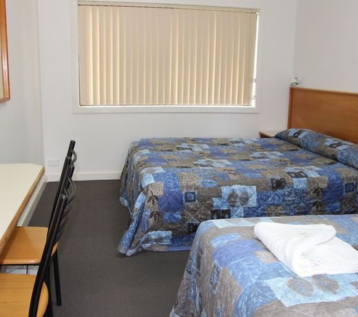 The Pioneer Way Motel