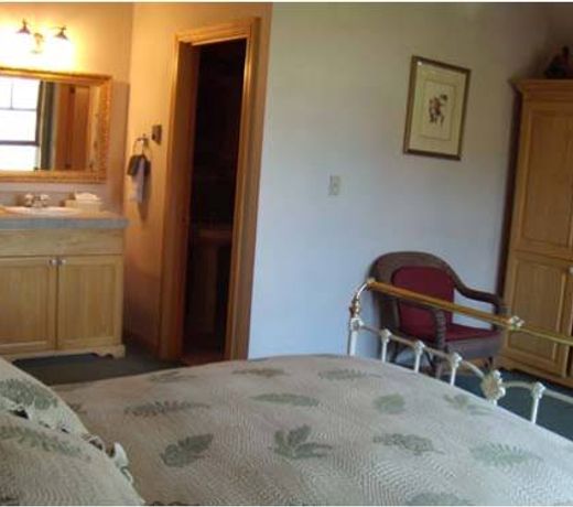 APPLE ORCHARD INN