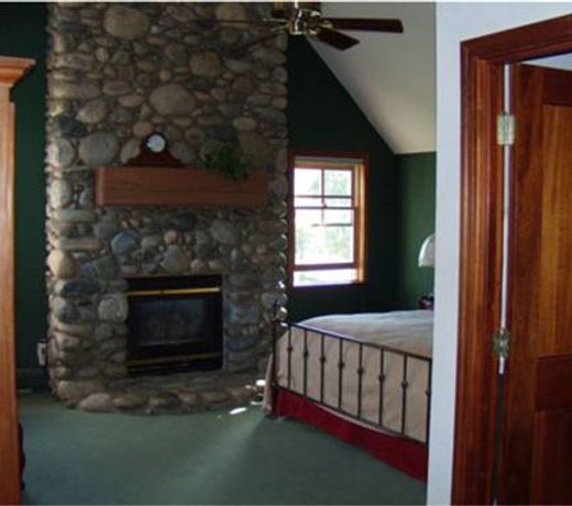 APPLE ORCHARD INN