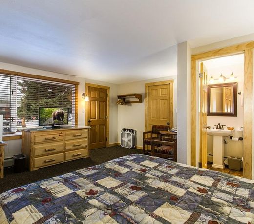 Discovery Lodge