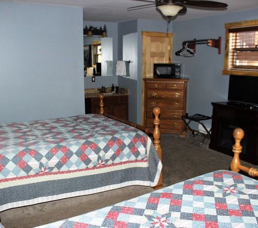 4 Seasons Inn on Fall River