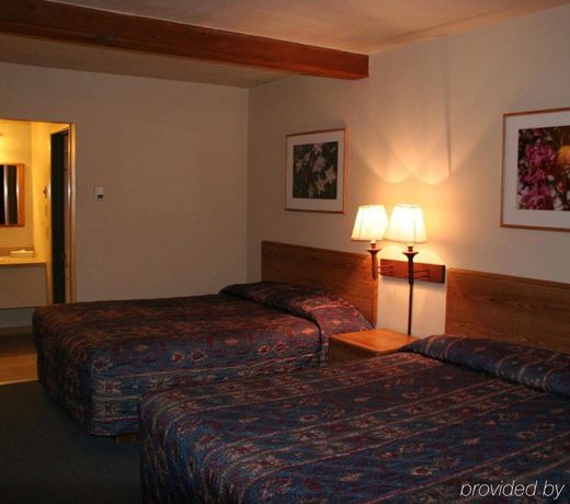 THE SEASONS INN