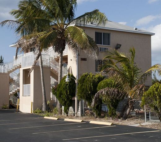 Tahitian Inn