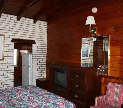 Hollywood Gardens Inn & Suites