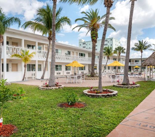 Rodeway Inn near Hollywood Beach
