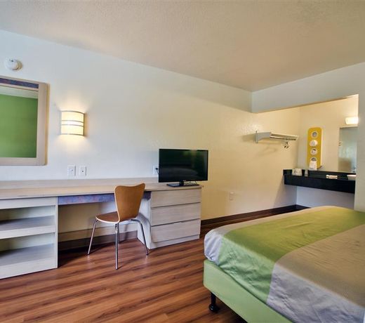 Motel 6-Tallahassee, FL - Downtown