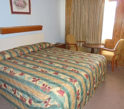 Pine Lodge Motel