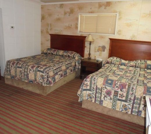 Pine Lodge Motel