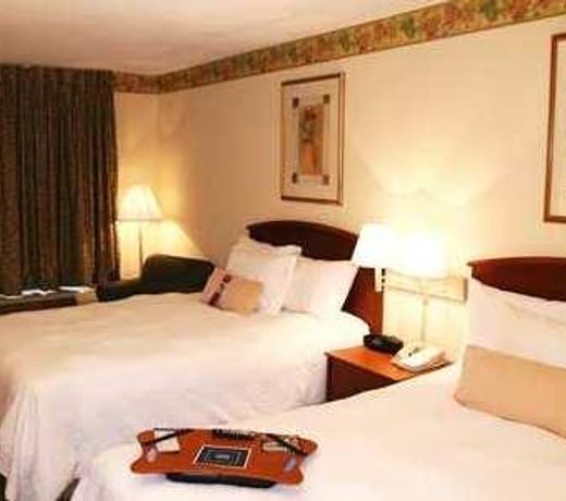 HAMPTON INN CALHOUN