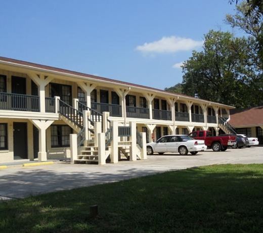 Creek Side Inn