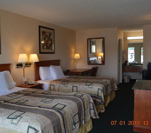 Rodeway Inn & Suites