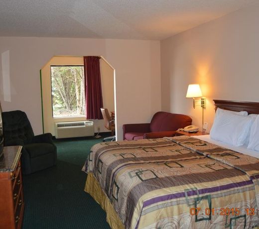Rodeway Inn & Suites