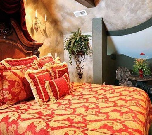 Black Swan Inn Luxurious Theme Rooms