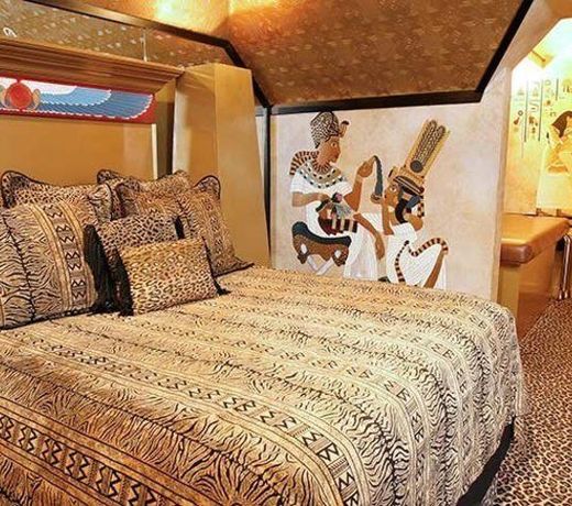 Black Swan Inn Luxurious Theme Rooms