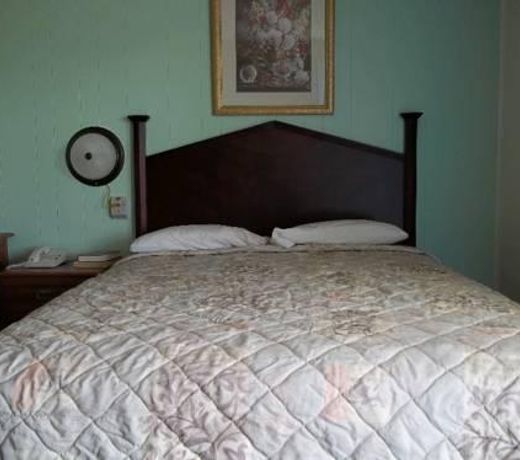 Altamont Motel
