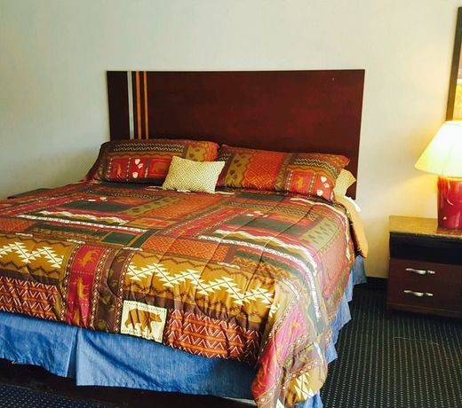 American Inn and Suites