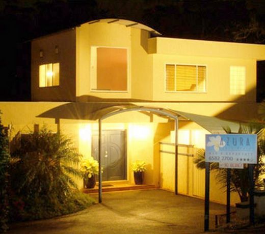 Azura Beach House B&B