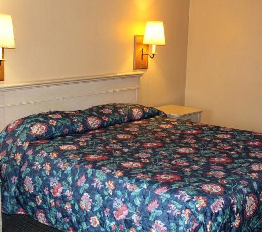 HOMETOWN INN FORT WAYNE