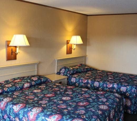 HOMETOWN INN FORT WAYNE