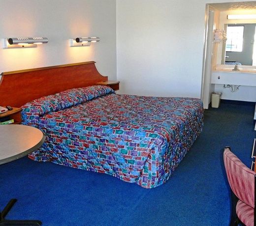 Days Inn by Wyndham Indianapolis South