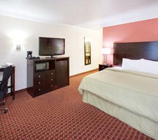 AmericInn by Wyndham Johnston Des Moines