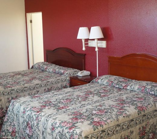 Sky-Palace Inn & Suites Hutchinson