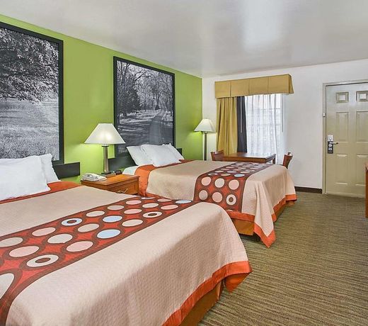 Super 8 by Wyndham Cave City