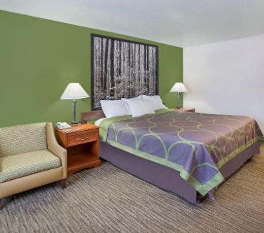Super 8 by Wyndham Cave City