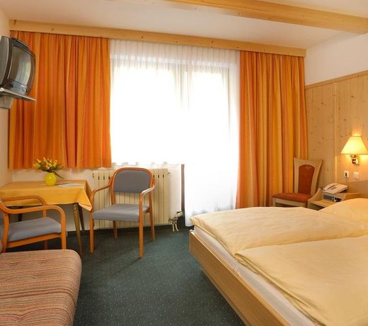 HOTEL HUBERTUS
