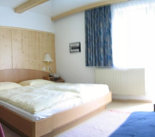 HOTEL HUBERTUS